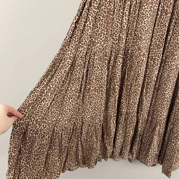 Petal & Pup Leopard Print Short Sleeve Midi Dress Size 2 NWT - Picture 5 of 6